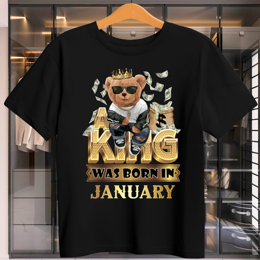 A KING WAS BORN IN JANUARY MENS T-SHIRT